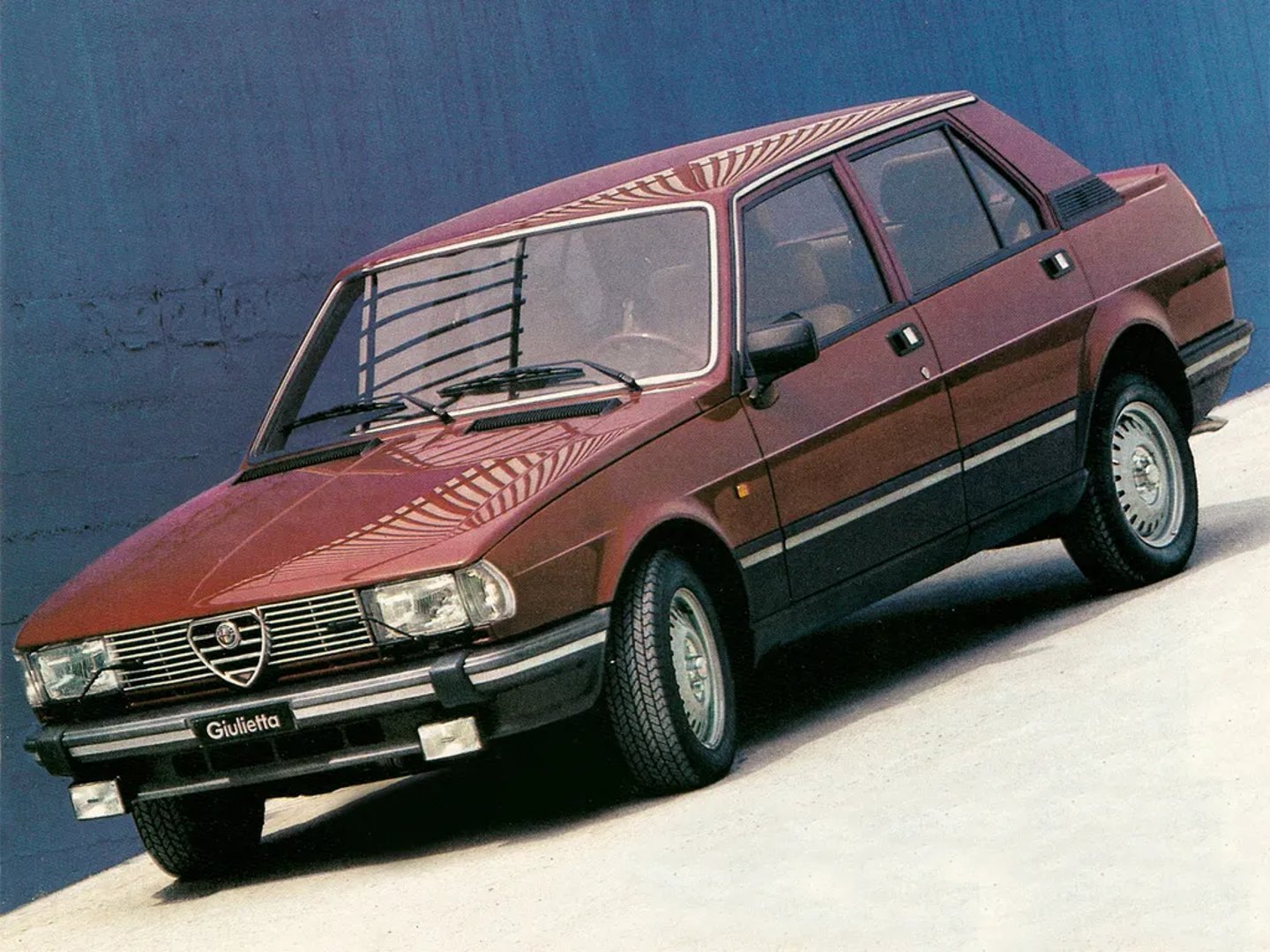 Alfa Romeo_Giulietta_2_generation__Sedan__11.jpg