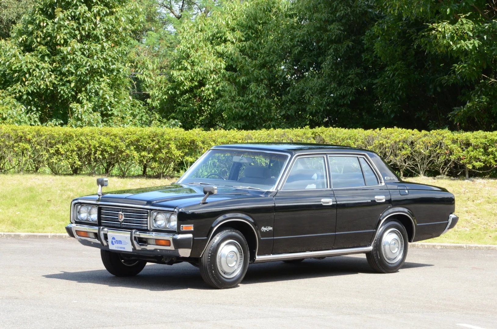 Toyota_Crown_5_generation__Sedan__1.jpg