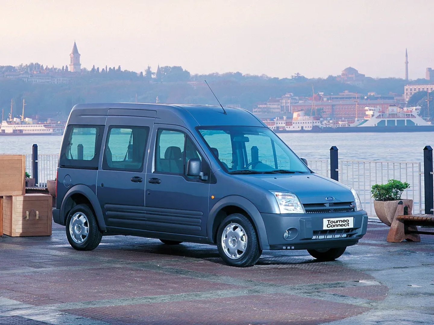 Ford_Tourneo_Connect_1_generation__Compact_Van__2.jpg