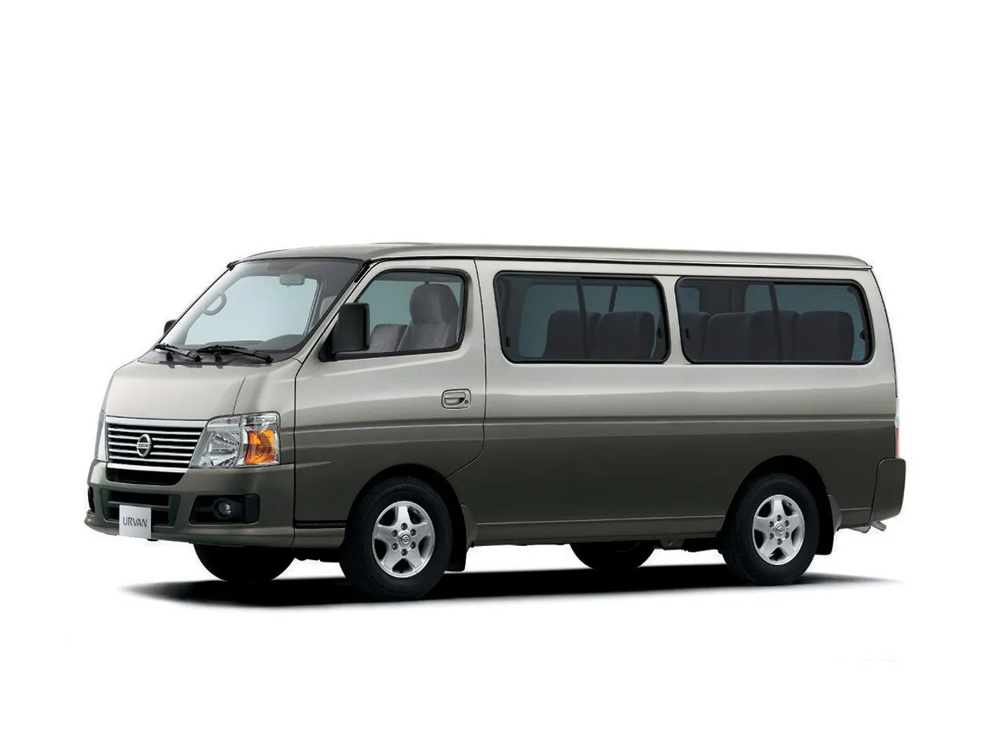 Nissan_Urvan_4_generation__Minivan__3.jpg