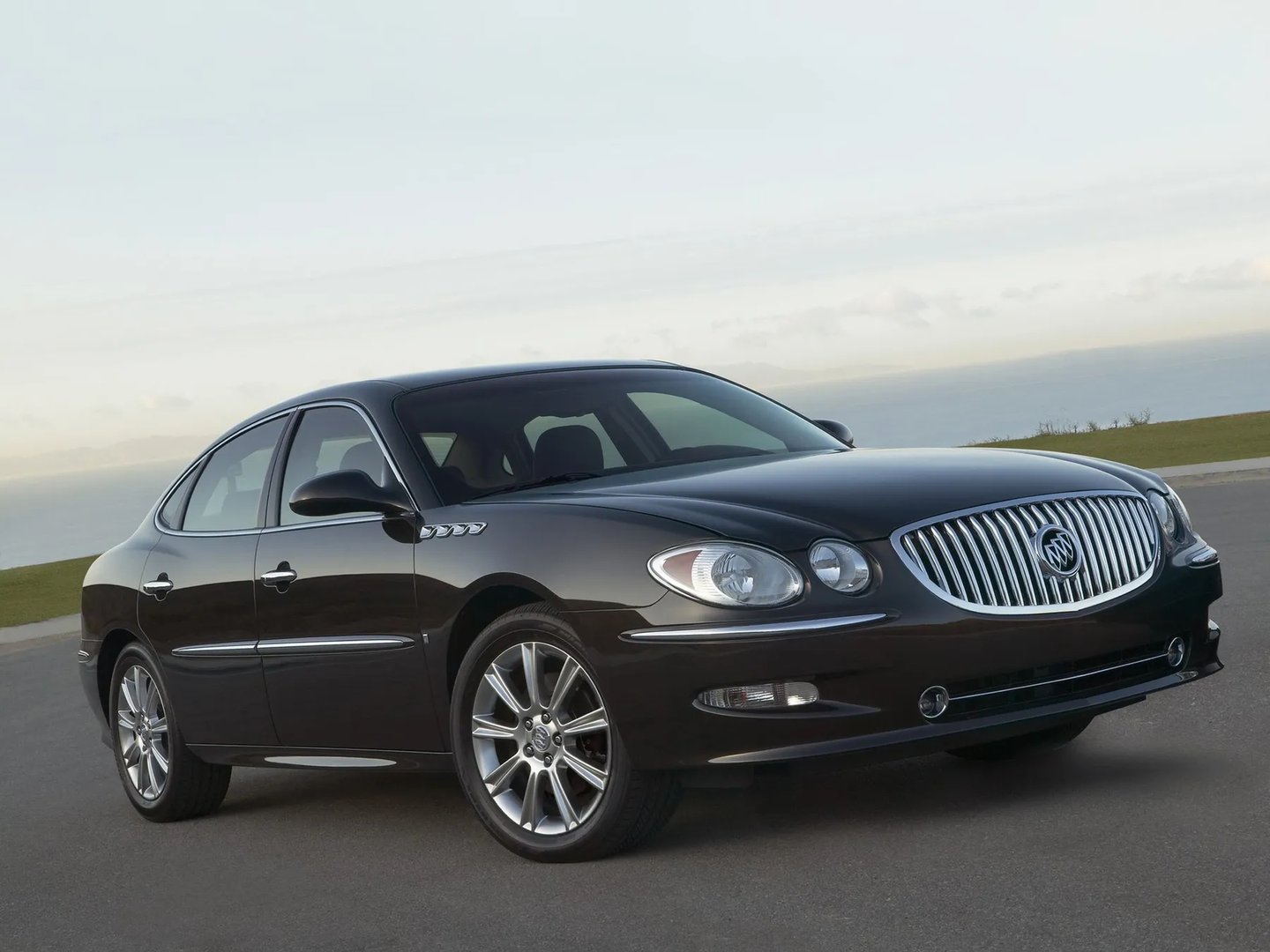 Buick_LaCrosse_1_generation_restyling__Sedan__6.jpg