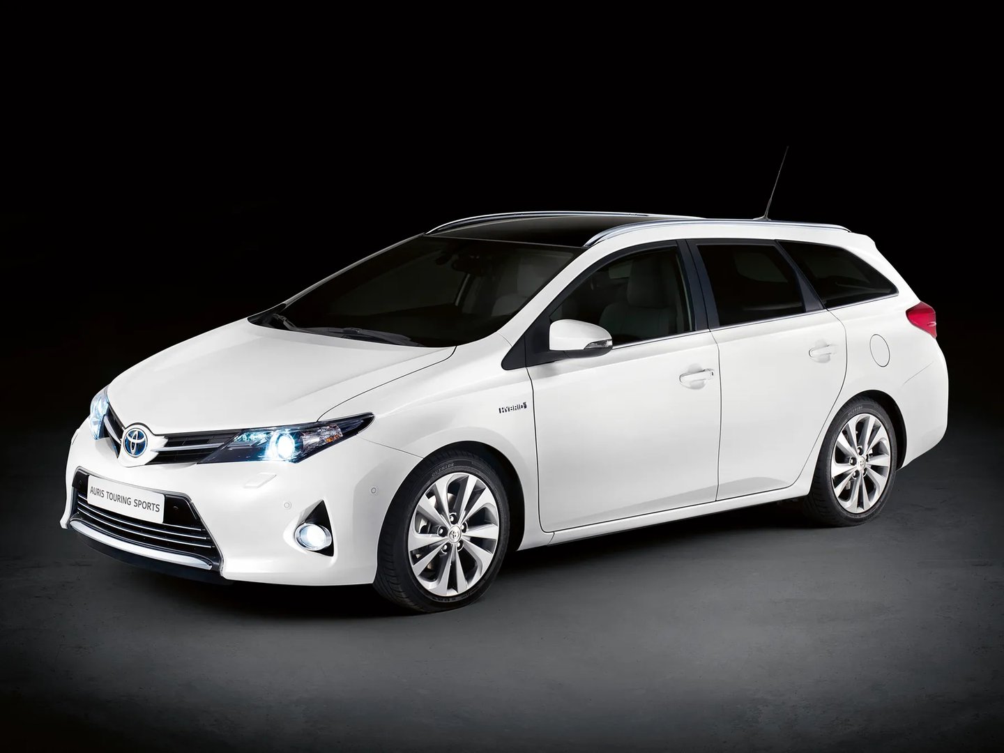 Toyota Auris 2 generation  Estate 5-door