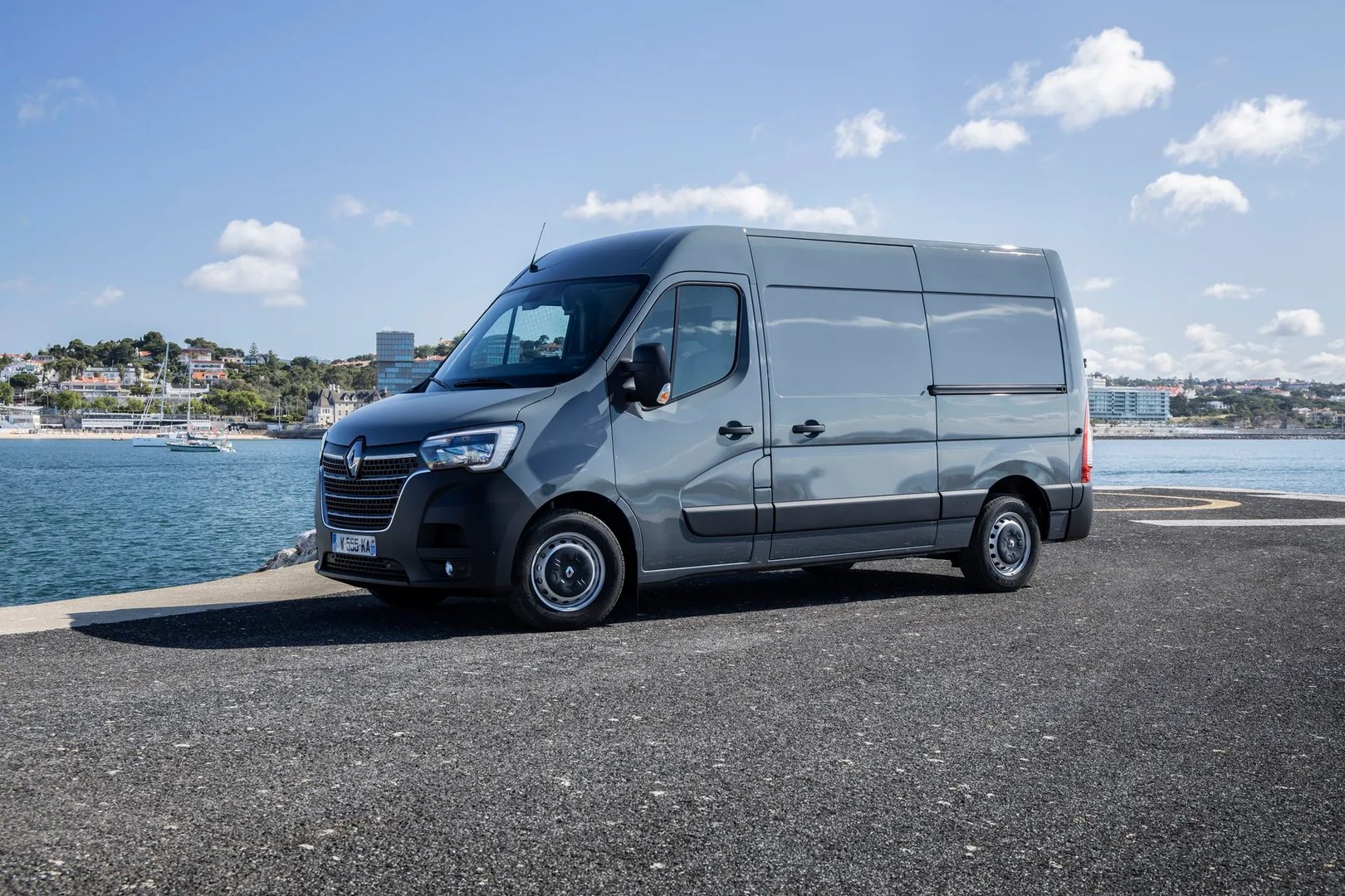 Renault_Master_3_generation_restyling_2__Van__4.jpg