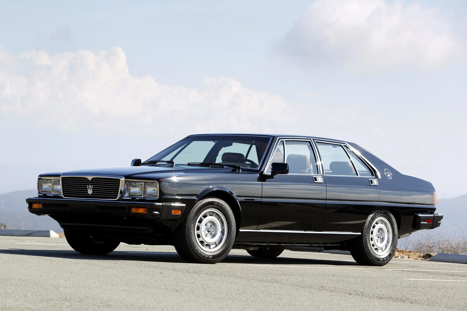Maserati_Quattroporte_3_generation__Sedan__7.jpg