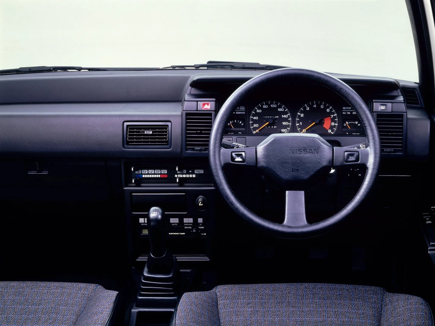 Nissan_Liberta_Villa_2_generation__Hatchback_3-door__2.jpg
