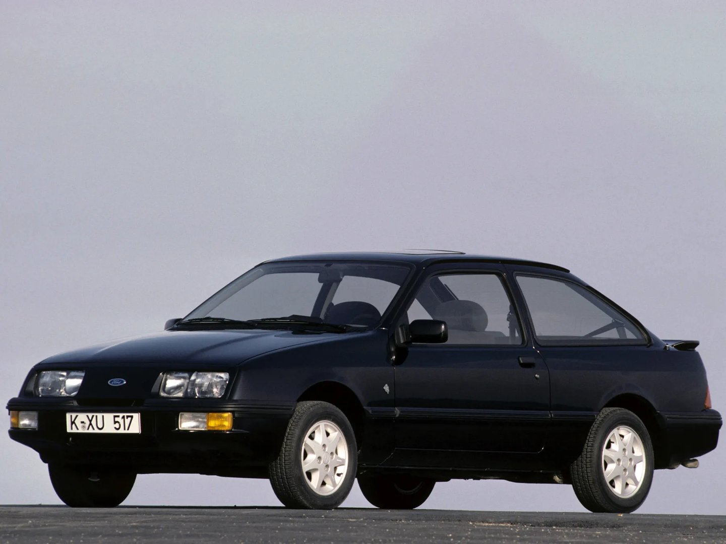 Ford_Sierra_1_generation__Hatchback_3-door__4.jpg