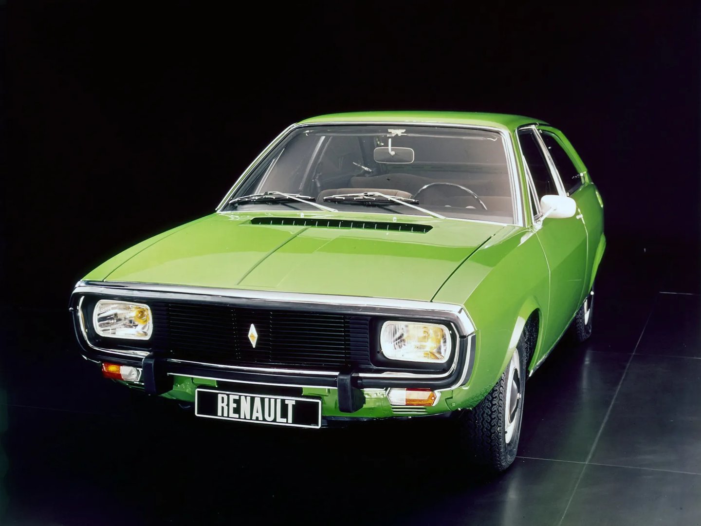 Renault_15_1_generation__Hatchback_3-door__5.jpg