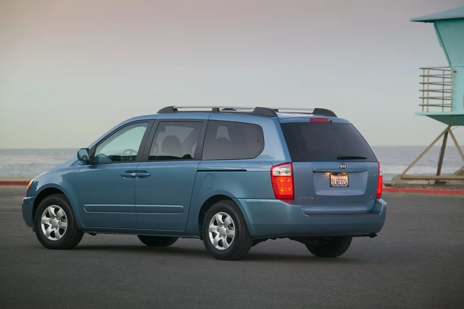 Kia_Sedona_2_generation__Minivan__2.jpg