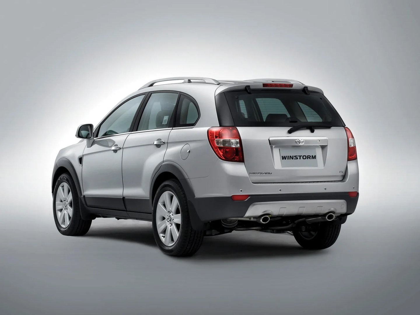 Daewoo_Winstorm_1_generation__SUV_5-doors__2.jpg