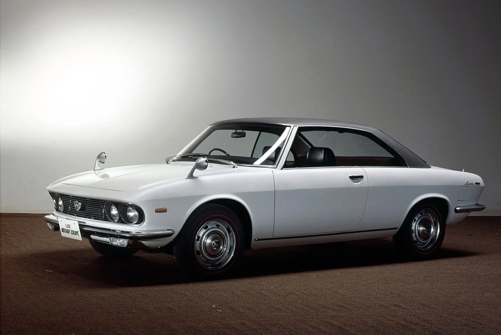 Mazda_Luce_1_generation__Coupe__7.jpg