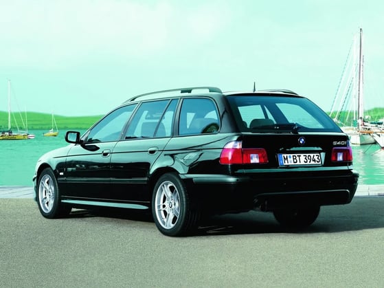 BMW_5_series_4_generation_restyling__Estate_5-door__5.jpg