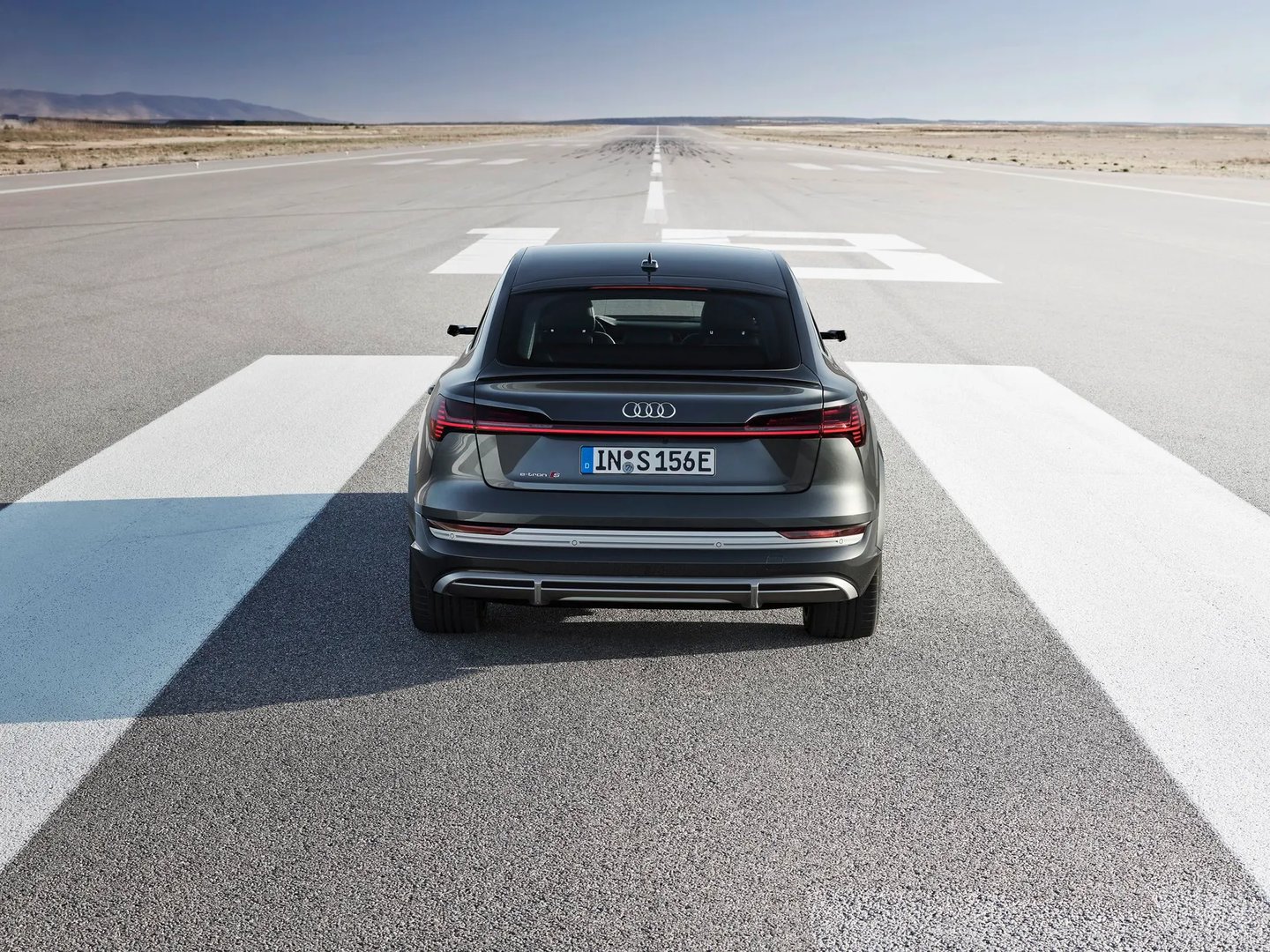 Audi_SQ8_Sportback_e-tron_1_generation__SUV_Coupe__13.jpg