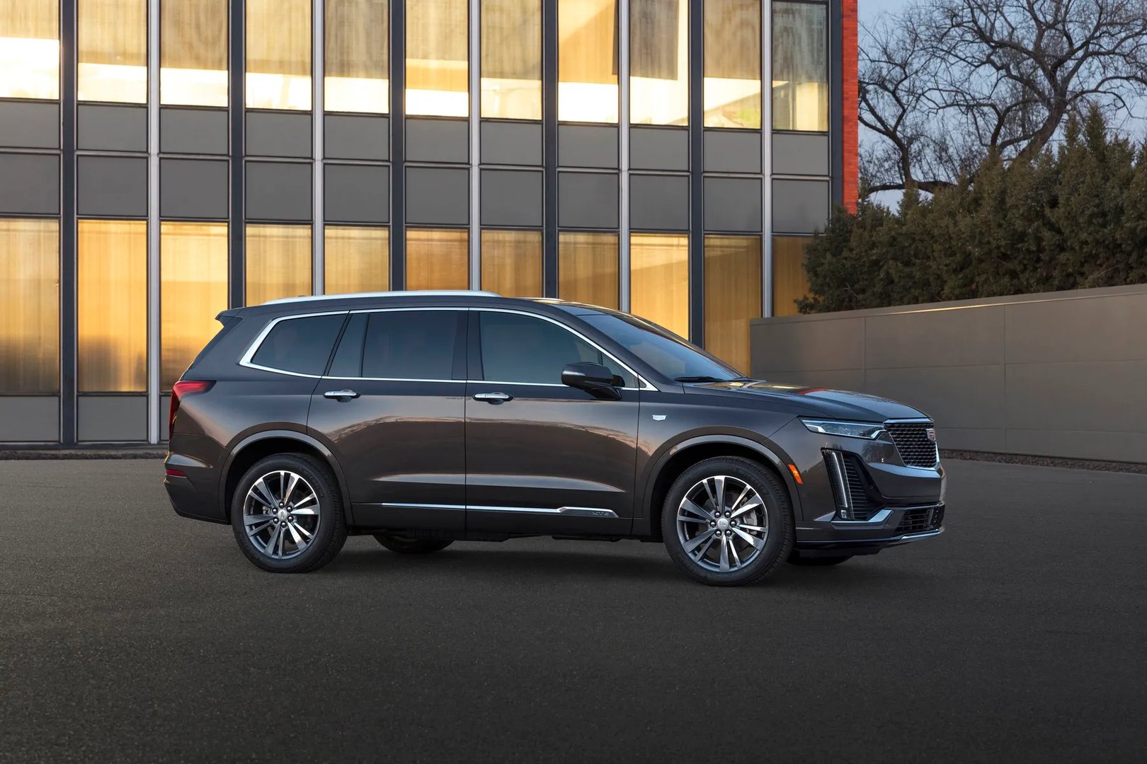 Cadillac_XT6_1_generation__SUV_5-doors__7.jpg