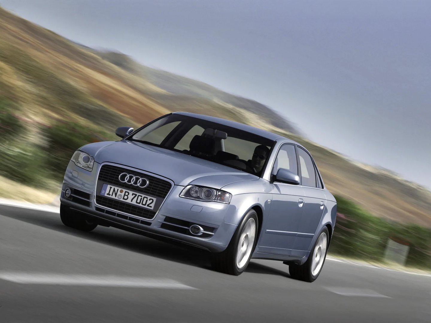 Audi_A4_3_generation__Sedan__13.jpg