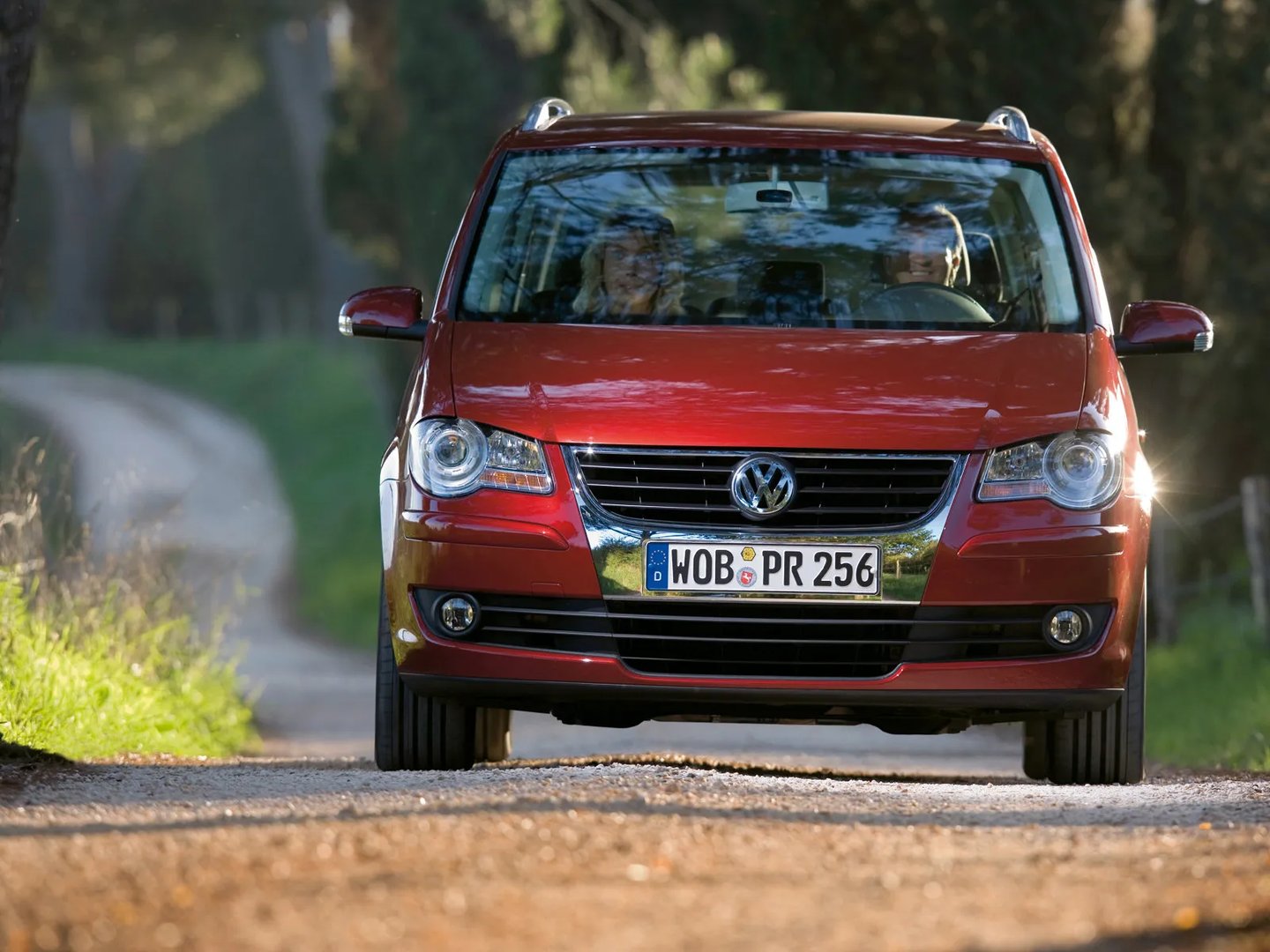 Volkswagen_Touran_1_generation_restyling__Compact_Van__4.jpg