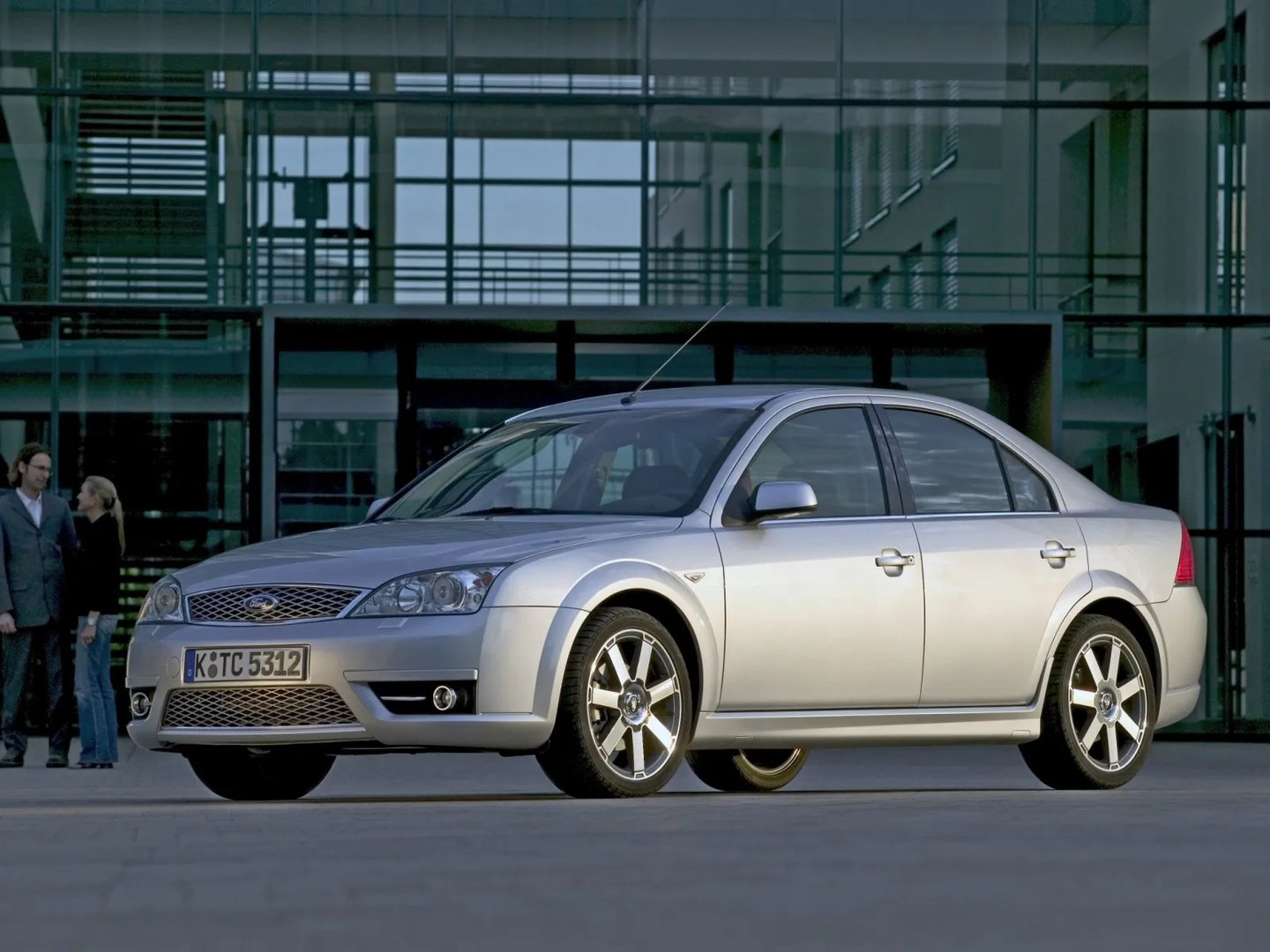 Ford_Mondeo_3_generation_restyling__Sedan__1.jpg