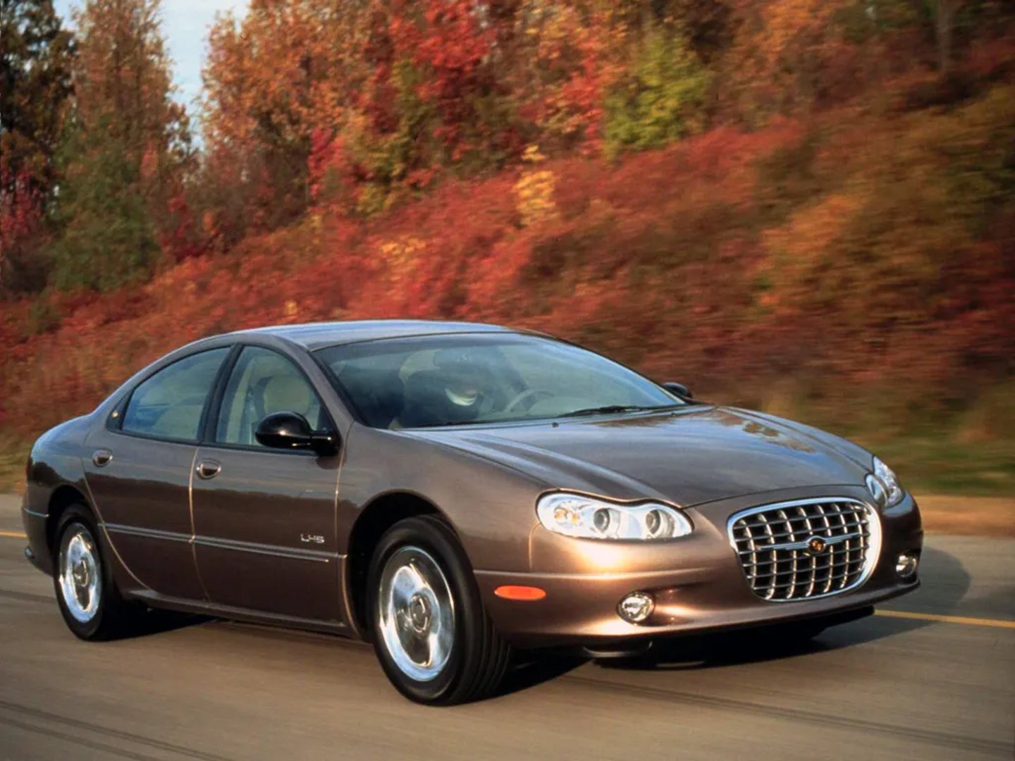 Chrysler_LHS_2_generation__Sedan__2.jpg