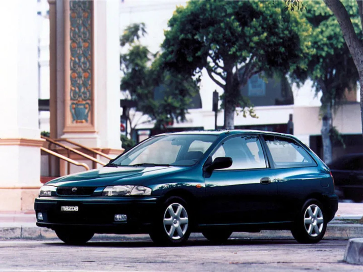 Mazda_323_Lantis_6_generation__Hatchback_3-door__1.jpg