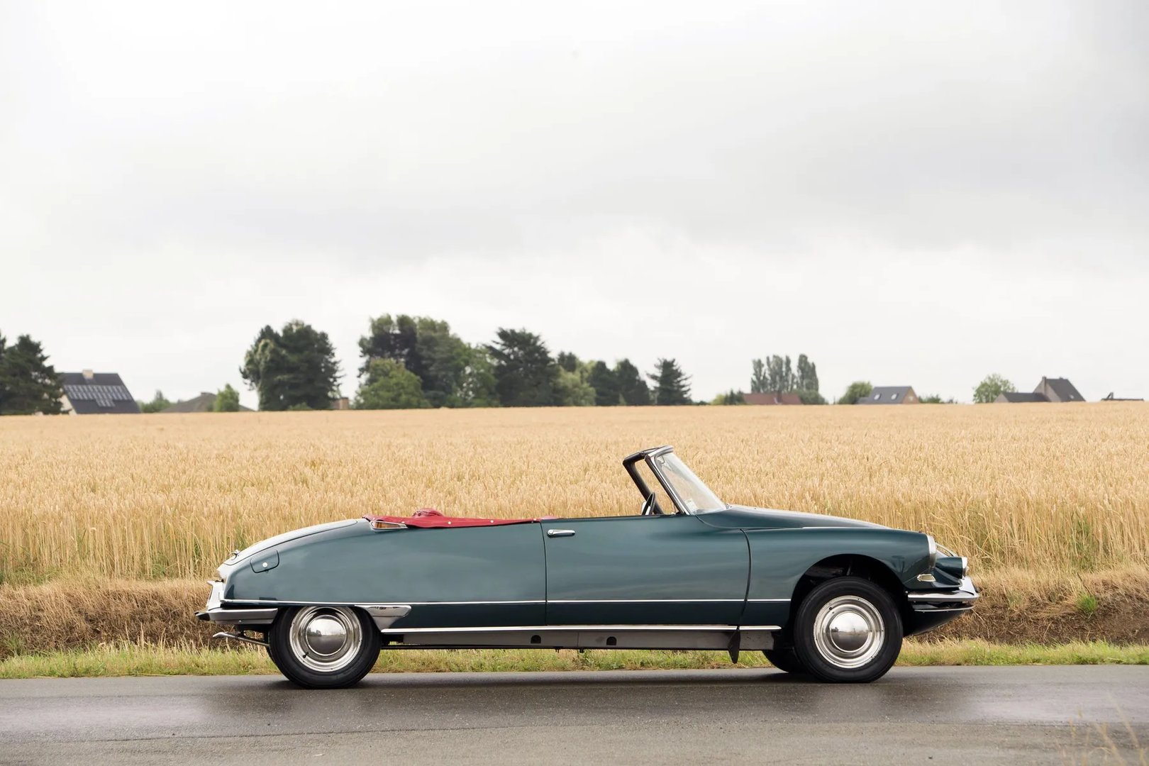 Citroen_DS_1_generation__Cabrio__4.jpg