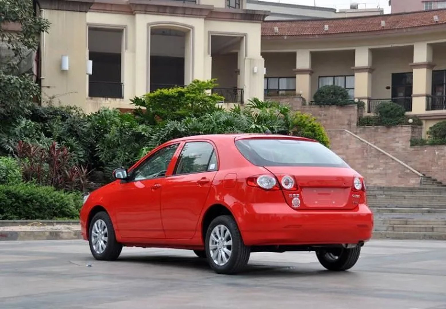 BYD_G3_1_generation__Hatchback_5-door__1.jpg