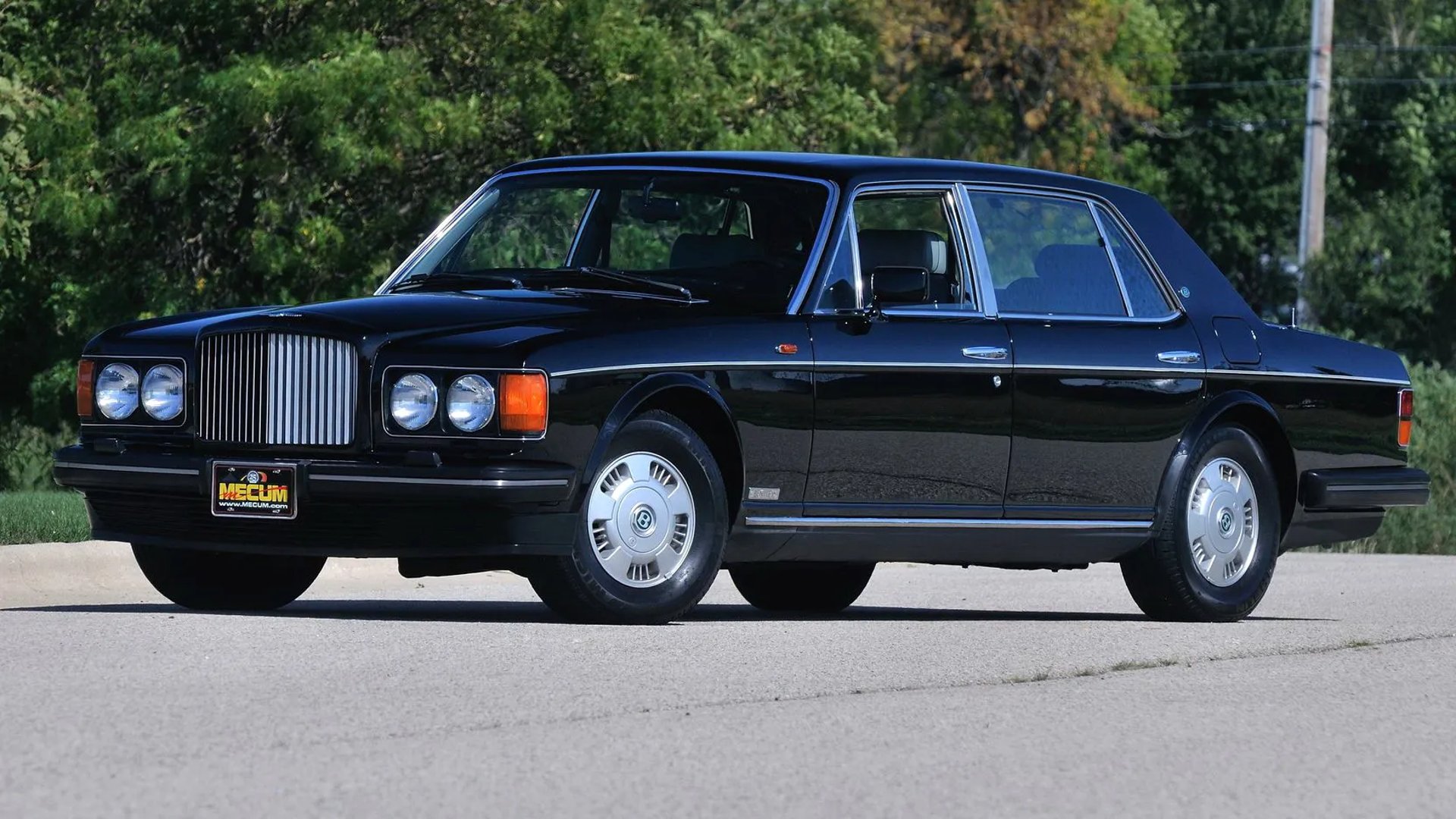 Bentley_Brooklands_1_generation__Sedan__4.jpg