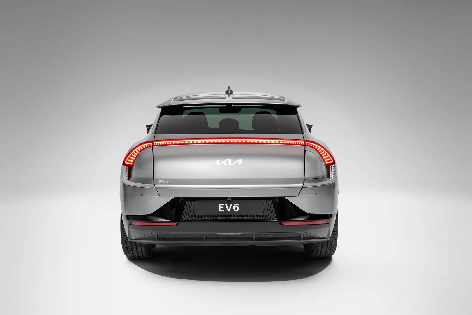 Kia_EV6_1_generation__SUV_5-doors__13.jpg