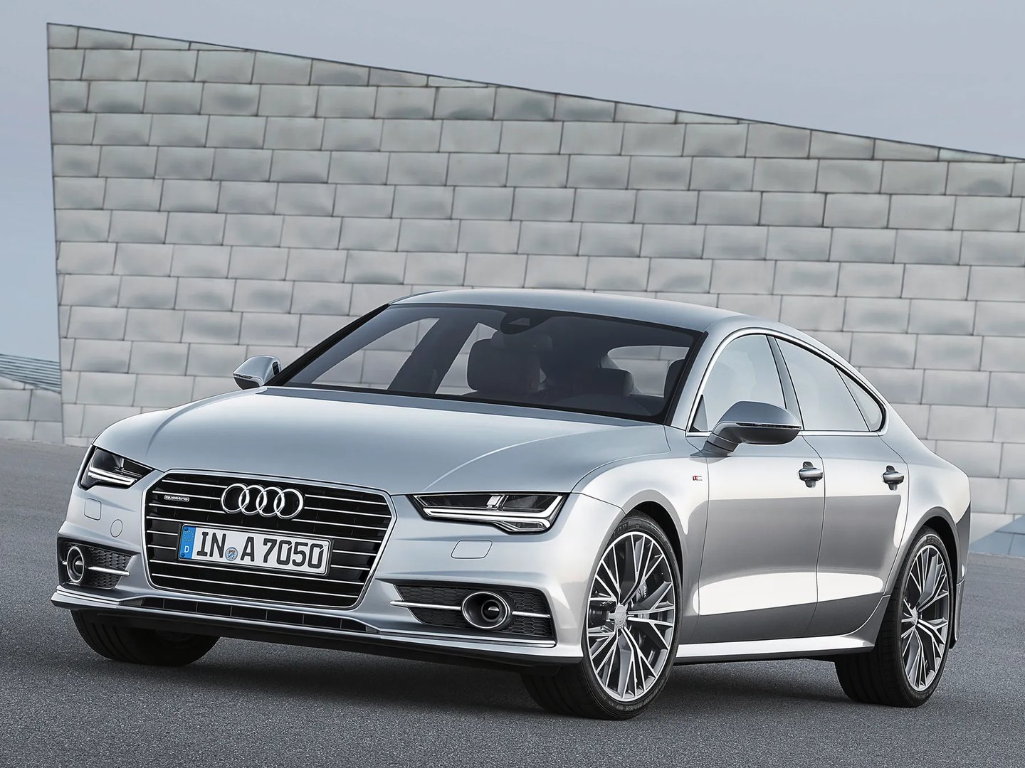 1 generation, restyling 