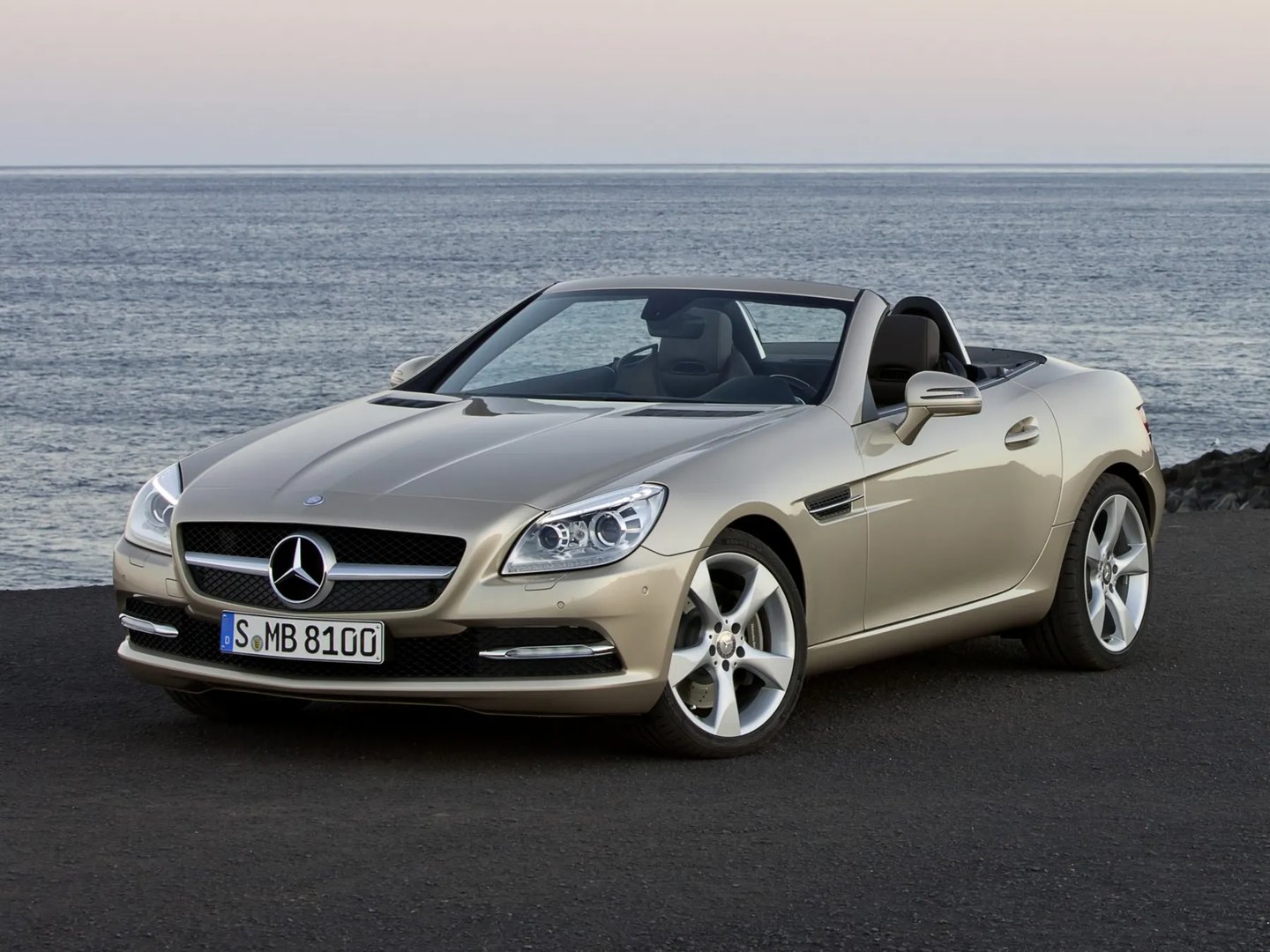 R172  Roadster