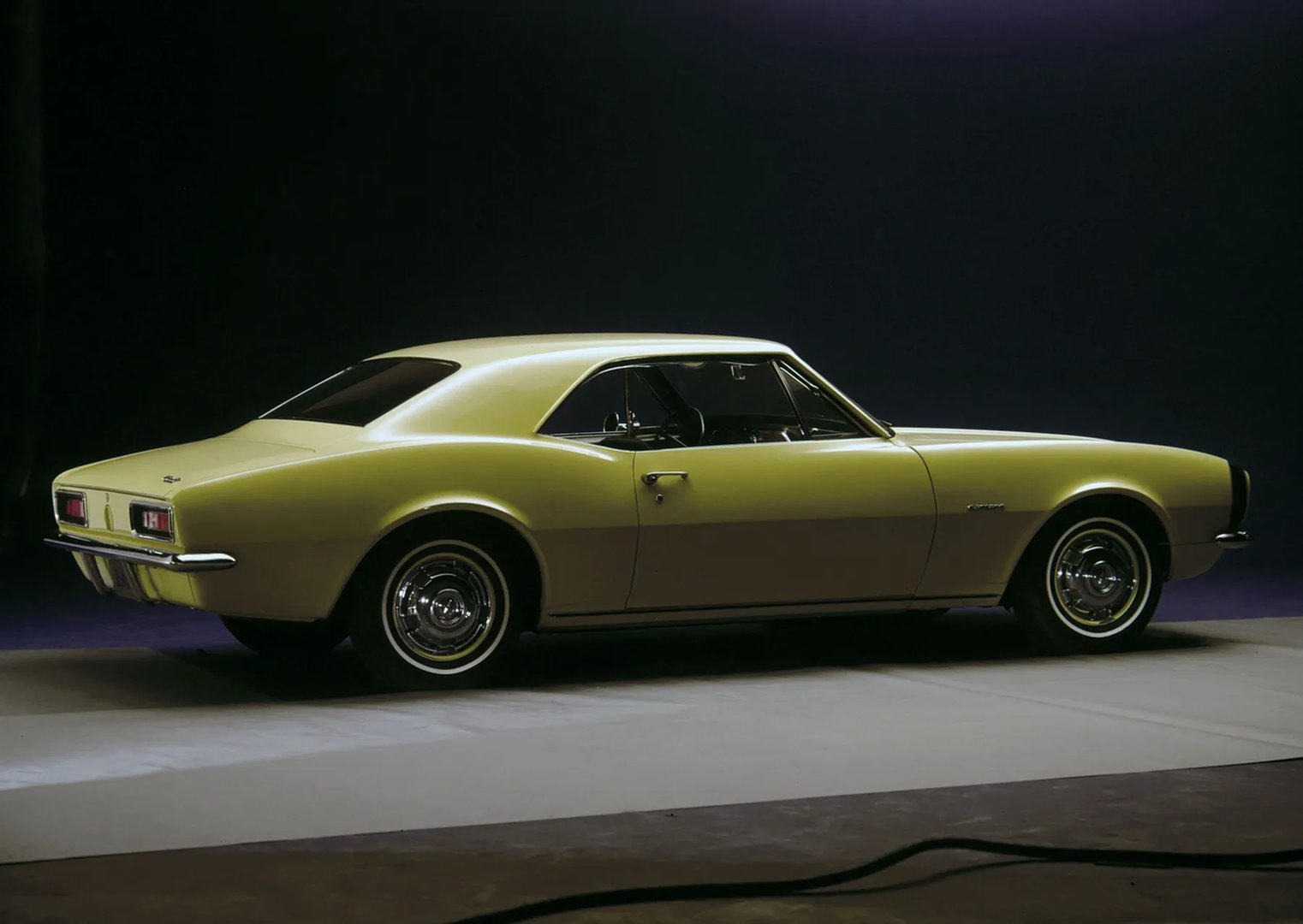 Chevrolet_Camaro_1_generation__Coupe__9.jpg