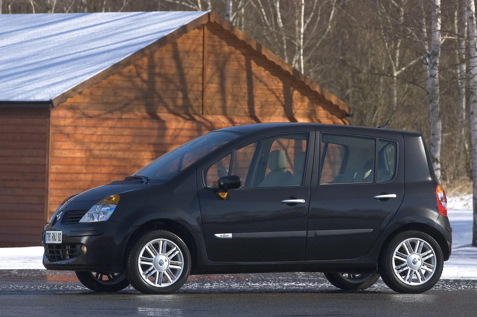 Renault_Modus_1_generation__Compact_Van__5.jpg