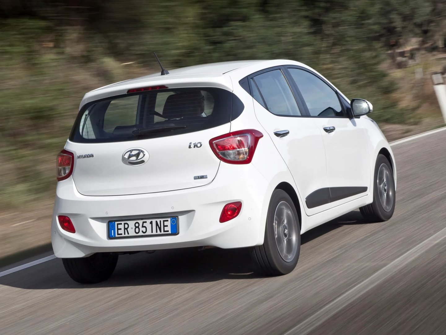 Hyundai_i10_2_generation__Mini_5-doors__3.jpg