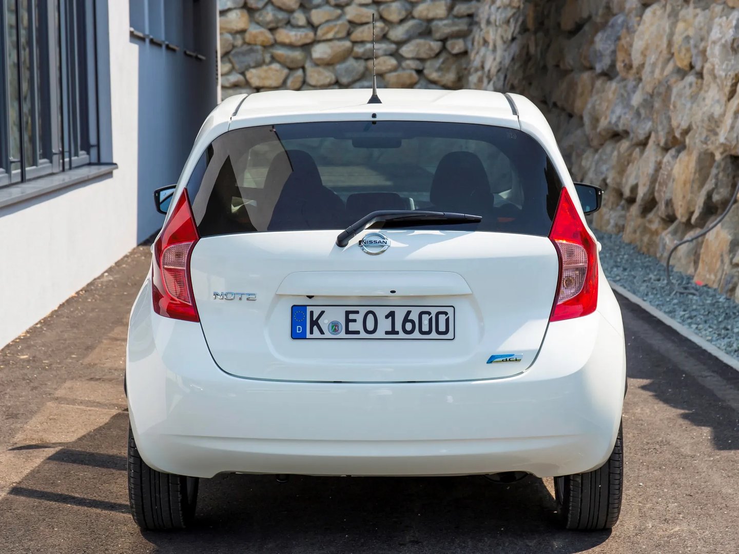 Nissan_Note_2_generation__Hatchback_5-door__5.jpg