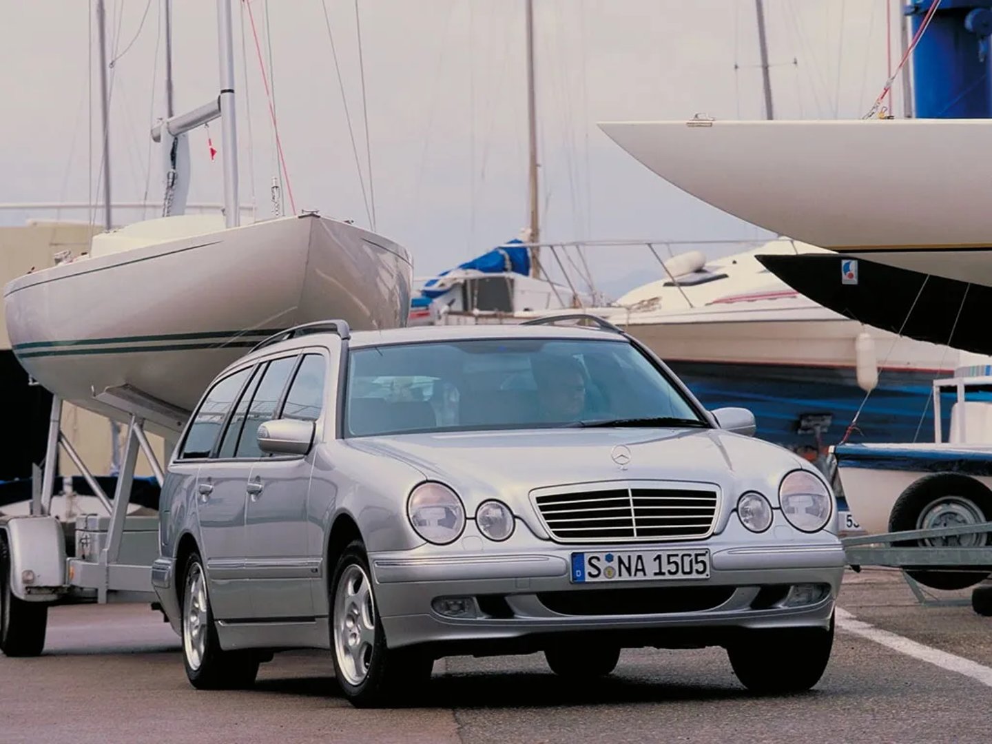 Mercedes_E-Class_2_generation_restyling__Estate_5-door__11.jpg