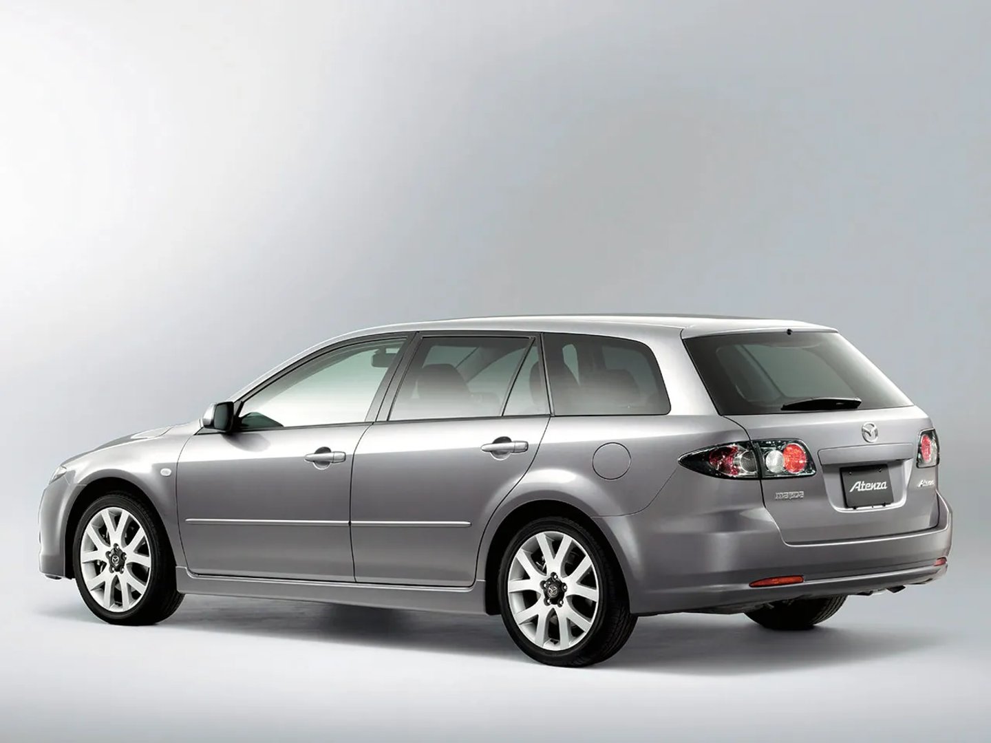 Mazda_Atenza_1_generation__Estate_5-door__5.jpg