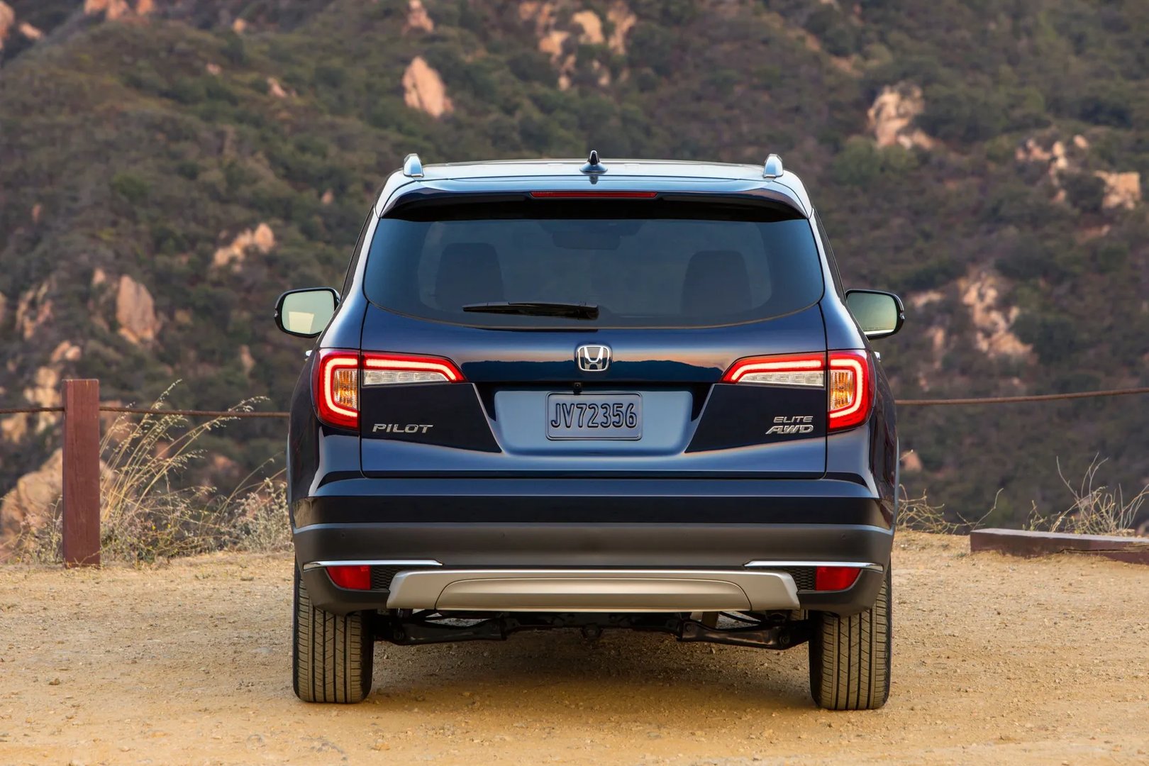 Honda_Pilot_3_generation_restyling__SUV_5-doors__4.jpg