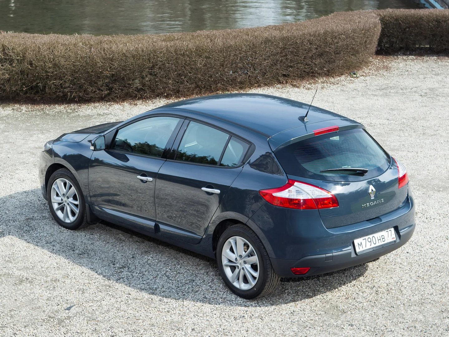Renault_Megane_3_generation_restyling__Hatchback_5-door__3.jpg