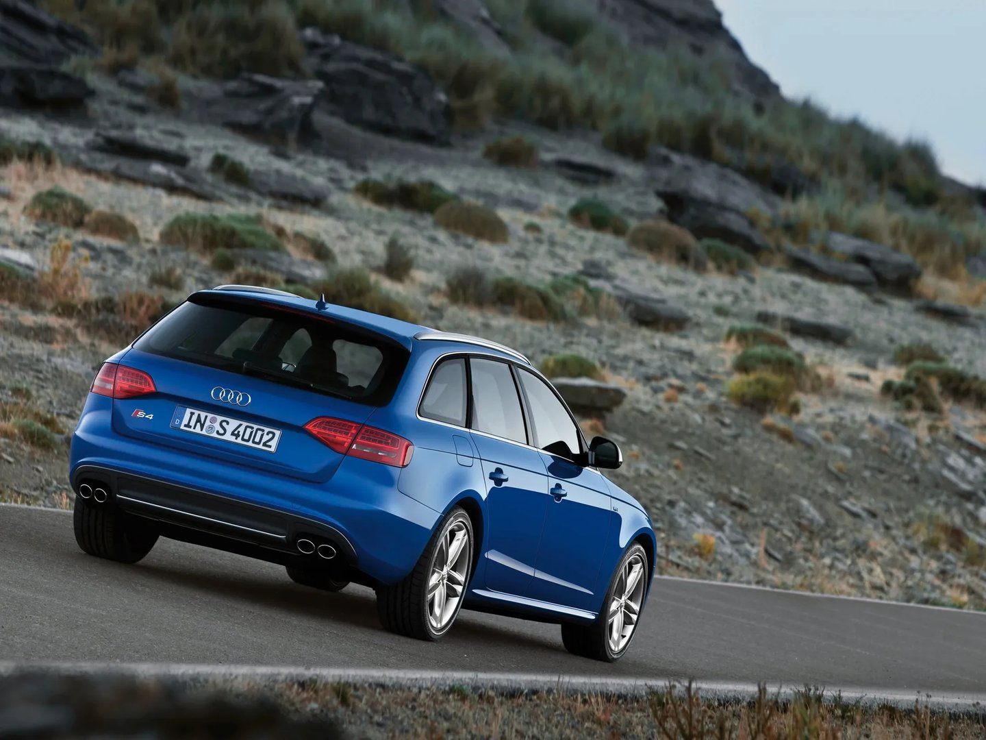 Audi_S4_4_generation__Estate_5-door__12.jpg