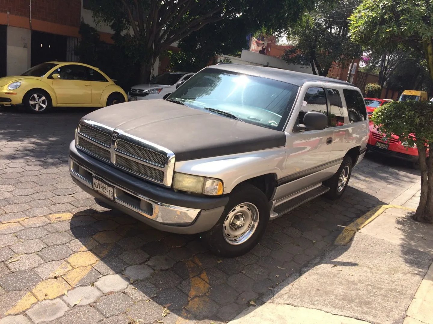 Dodge_Ramcharger_3_generation__SUV_3-doors__2.jpg