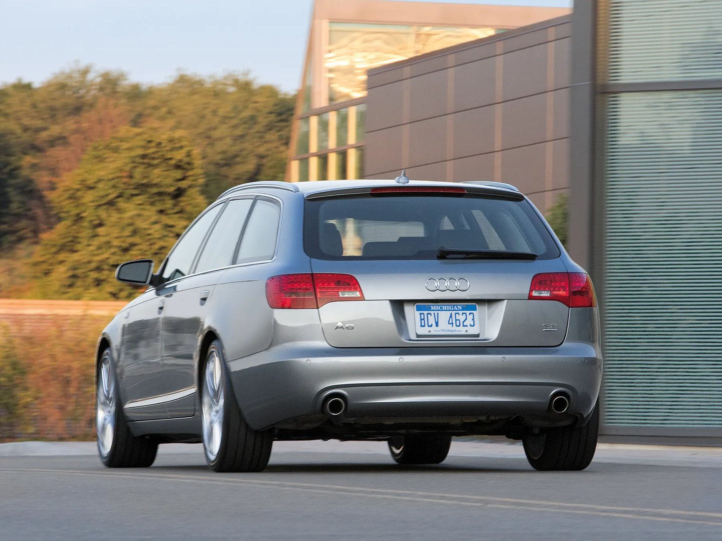 Audi_A6_3_generation__Estate_5-door__8.jpg