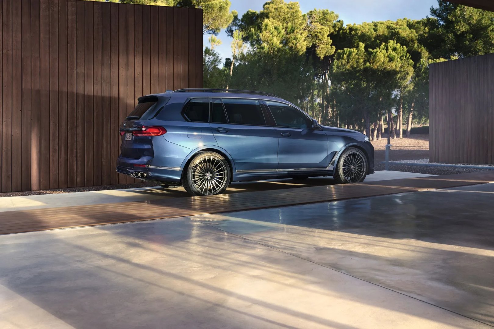 Alpina_XB7_1_generation__SUV_5-doors__11.jpg