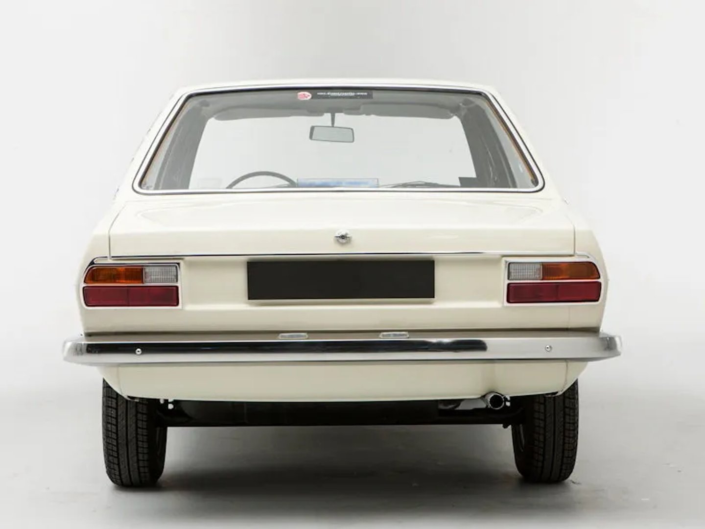 Audi_80_1_generation__Sedan__3.jpg