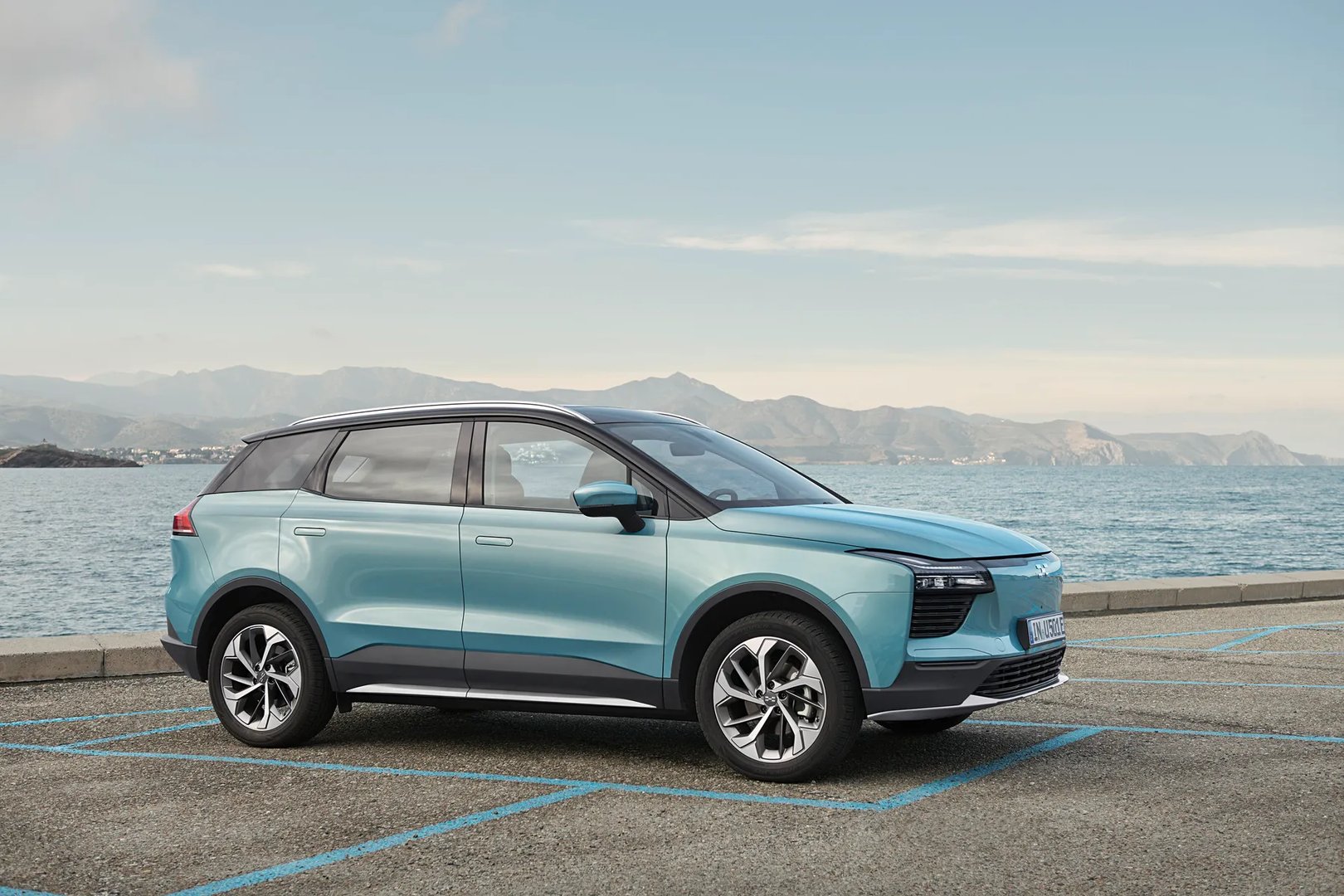 aiways_U5_1_generation__SUV_5-doors__6.jpg