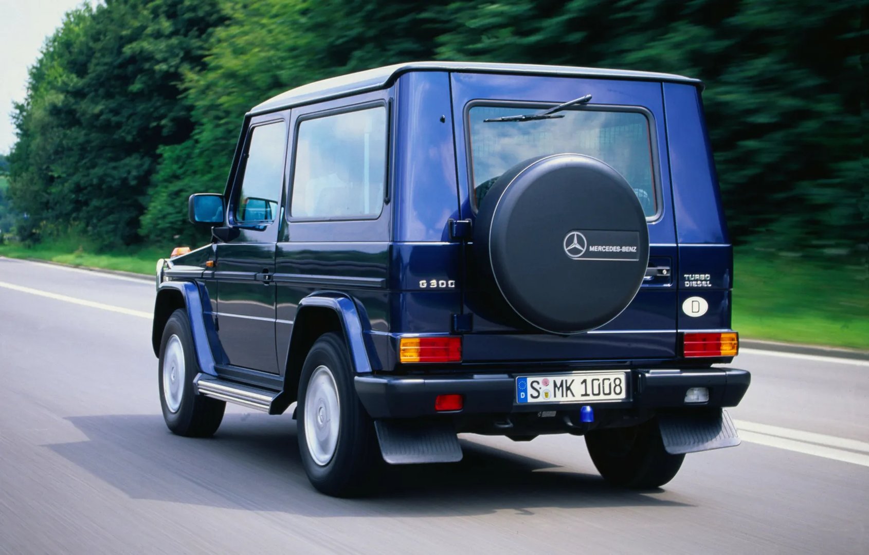 Mercedes_G-Class_2_generation_restyling__SUV_3-doors__1.jpg
