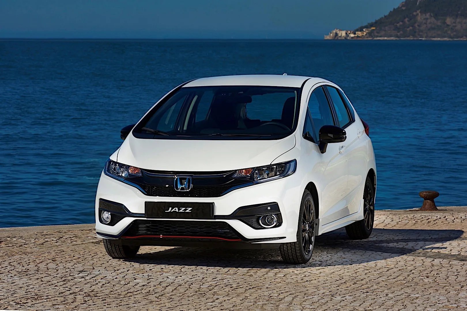 Honda_Jazz_3_generation_restyling__Mini_5-doors__10.jpg