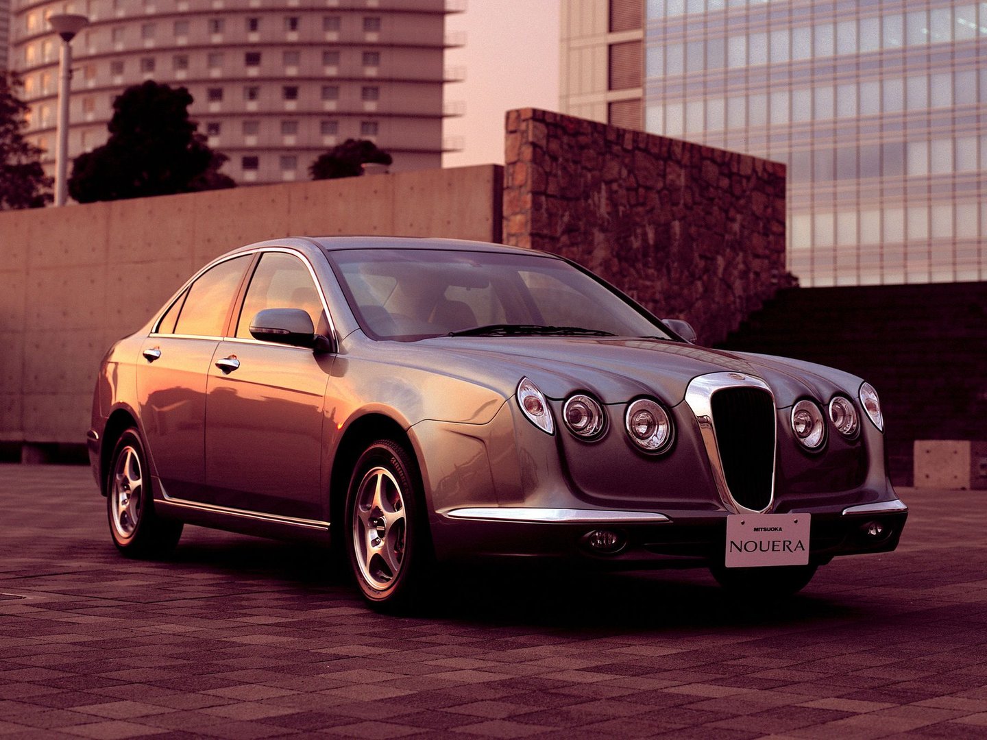 mitsuoka_Nouera_1_generation__Sedan__3.jpg