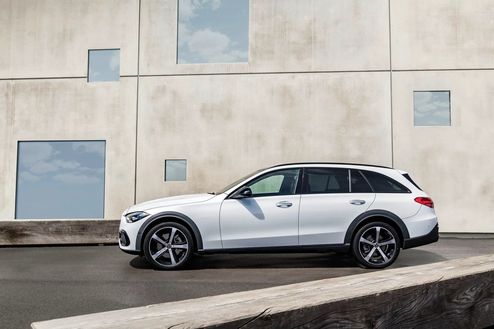Mercedes_C-Class_All-Terrain_5_generation__Estate_5-door__12.jpg