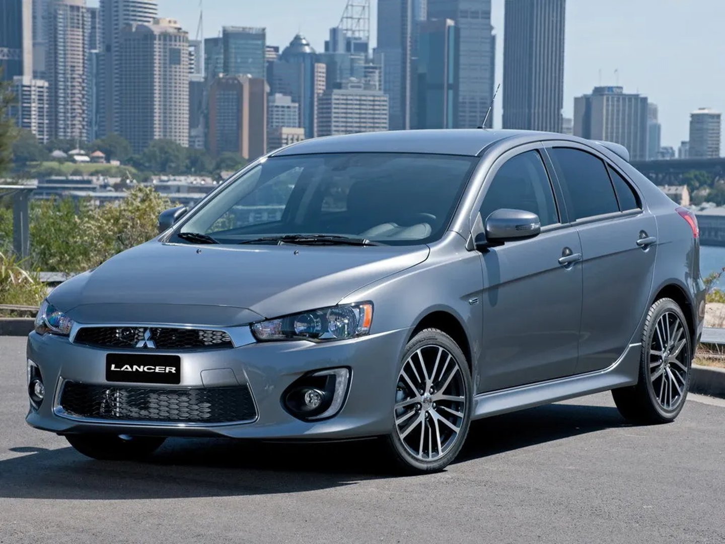 Mitsubishi_Lancer_10_generation_restyling_2__Hatchback_5-door__1.jpg