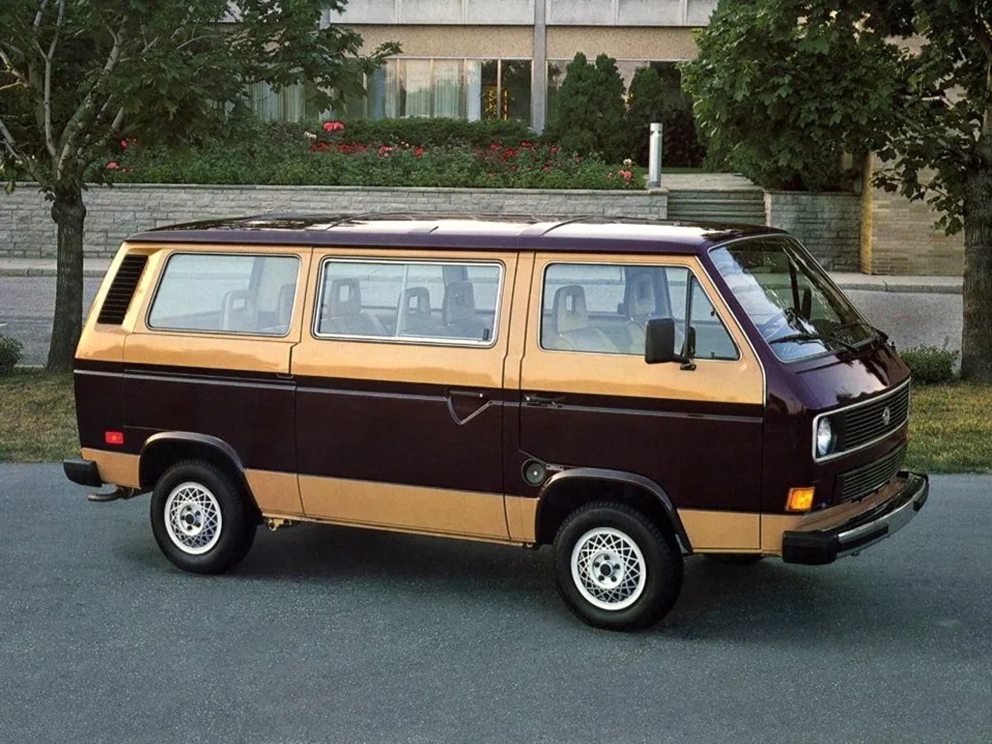 Volkswagen_Transporter_3_generation__Van__9.jpg