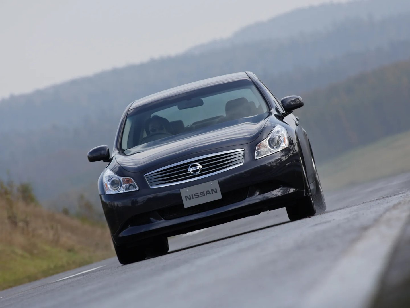 Nissan_Skyline_12_generation__Sedan__5.jpg