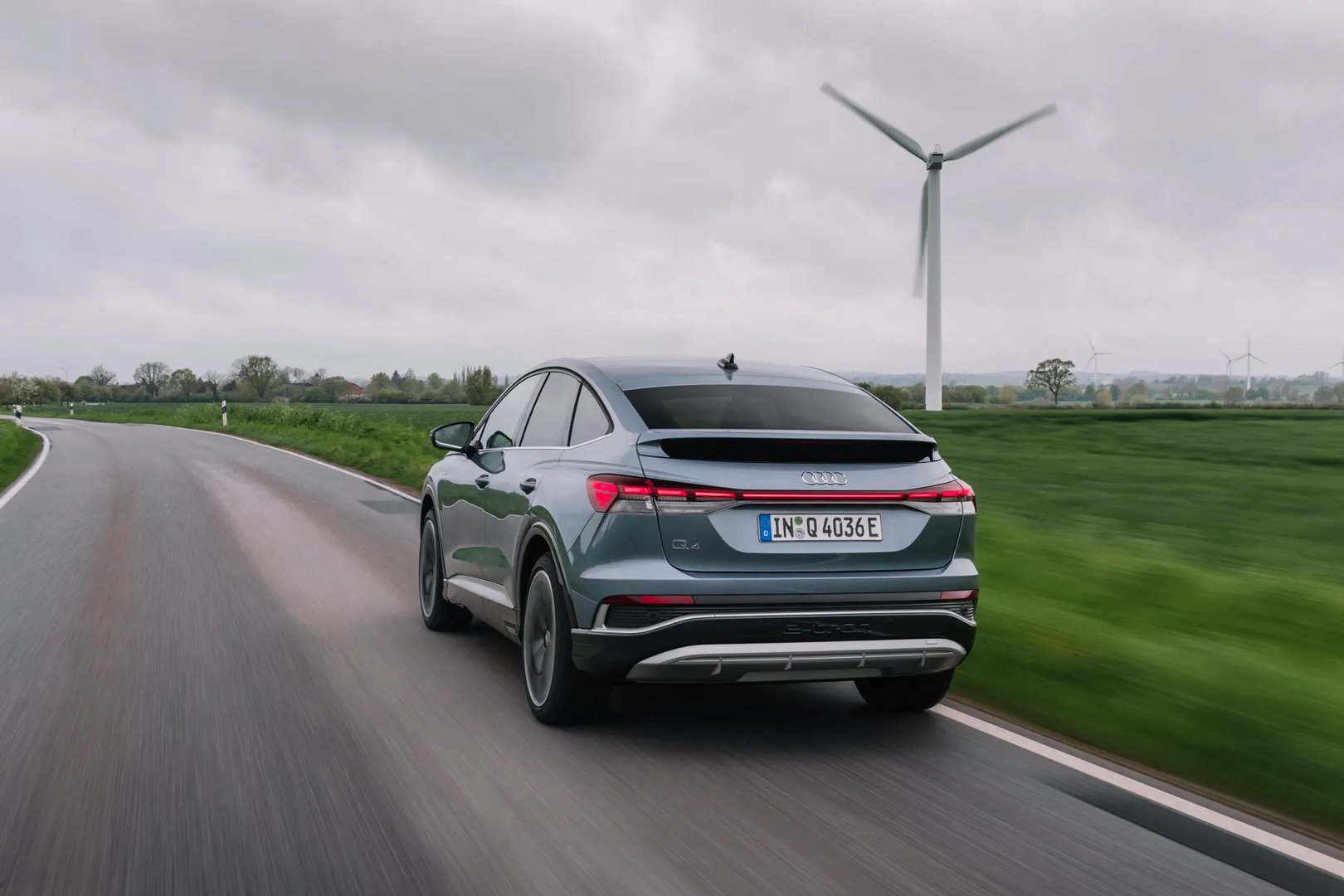 Audi_Q4_Sportback_e-tron_1_generation_restyling_1__SUV_Coupe__9.jpg